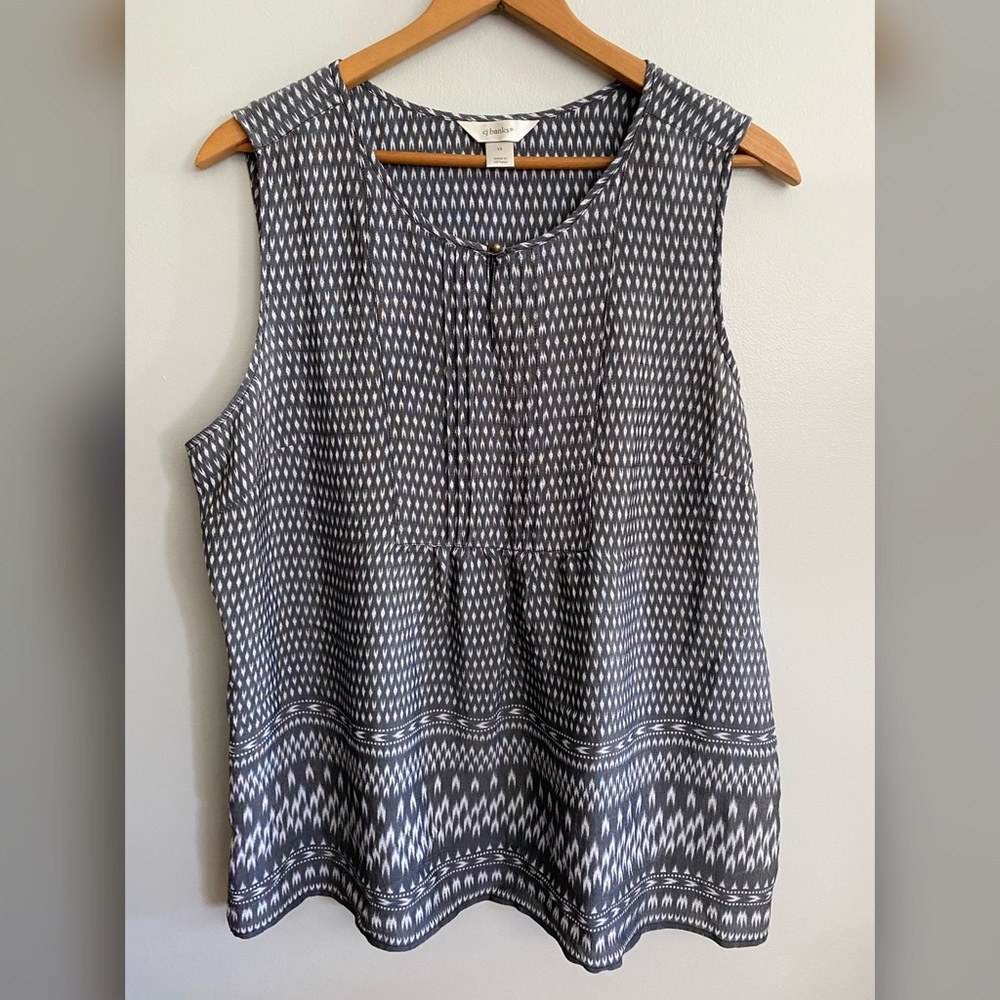 CJ banks Gray and white sleeveless top